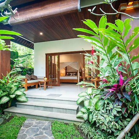 Flamboyant Villa Ubud Exterior photo